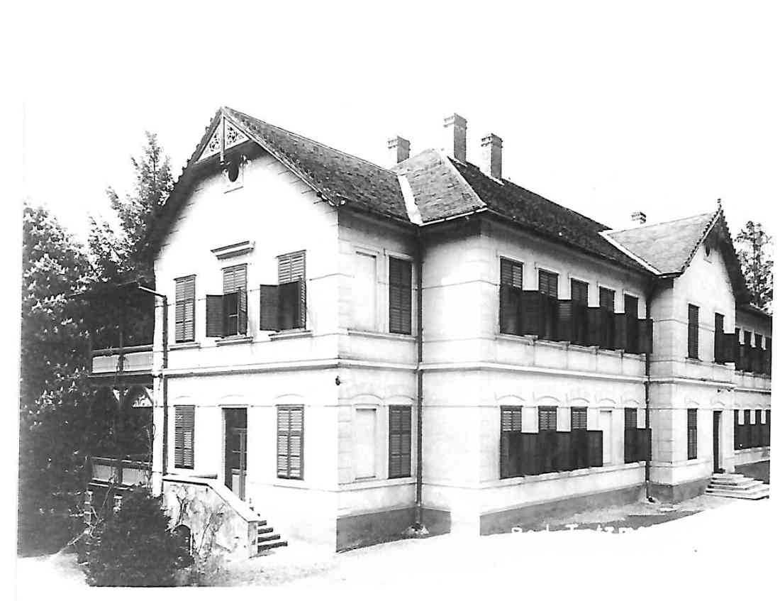 Karolinenvilla, heute befindet sich hier das Kur- und Thermenhotel