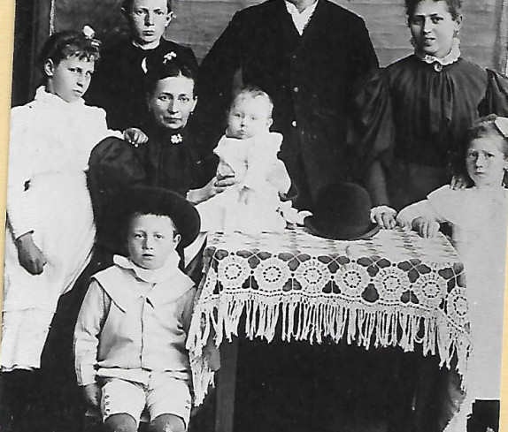 Familie Oberlehrer Franz Tribl