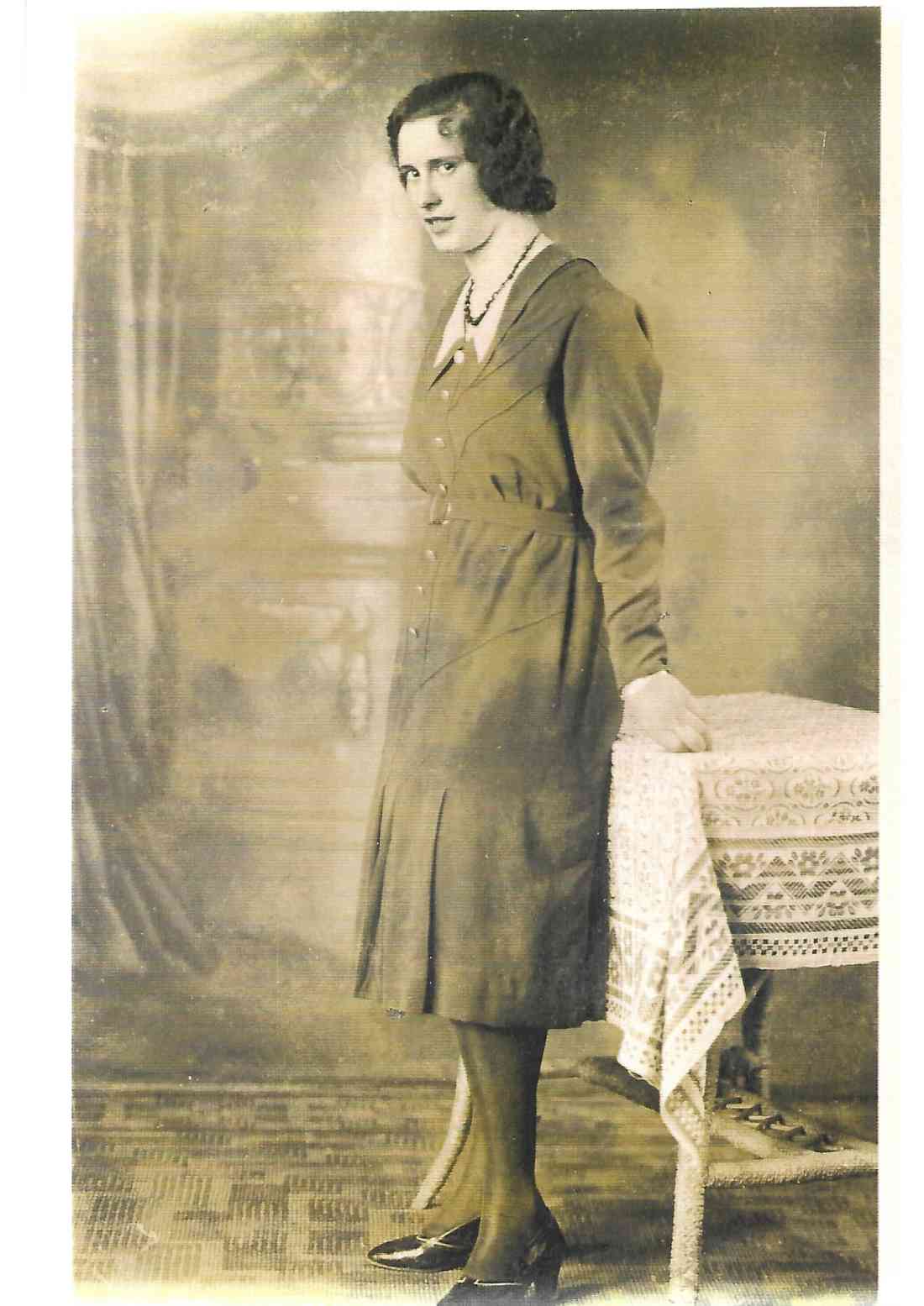 Frau Becker, Schwester von Franz Vana (Löscher)